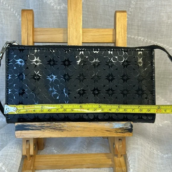 NWOT Coach large wallet with wrist leash - Picture 3 of 15